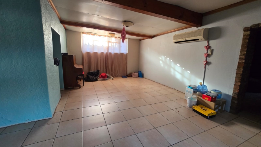 5 Bedroom Property for Sale in Navalsig Free State